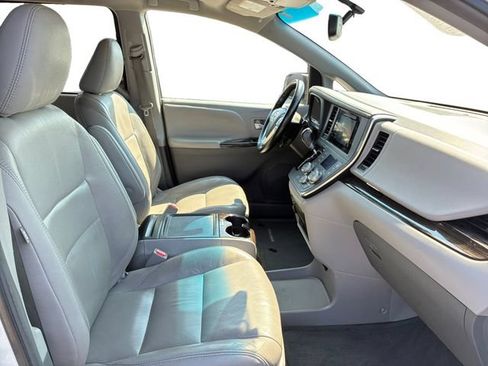 Used 2015 Toyota Sienna XLE Premium AWD/4WD image 12