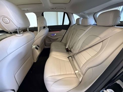 Used 2022 Mercedes-Benz GLC 300 4MATIC image 19
