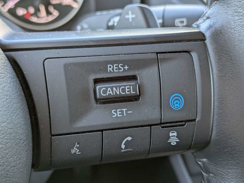 Used 2024 Nissan Rogue SV w/ SV Premium Package image 28