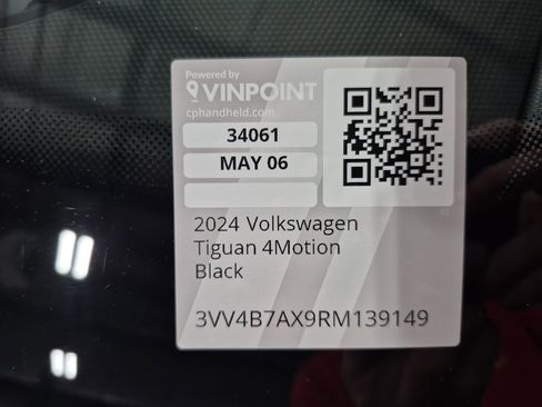 Used 2024 Volkswagen Tiguan SEL R-Line AWD/4WD image 34