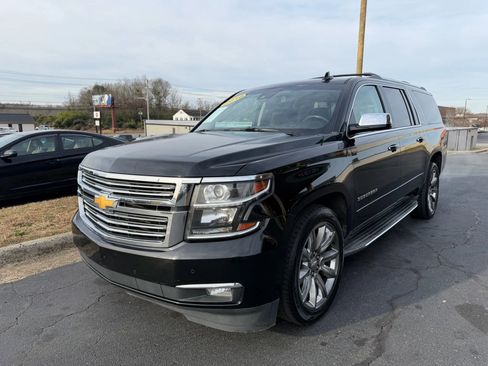 Used 2016 Chevrolet Suburban LTZ image 3