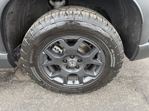 Used 2025 Honda Pilot TrailSport image 10