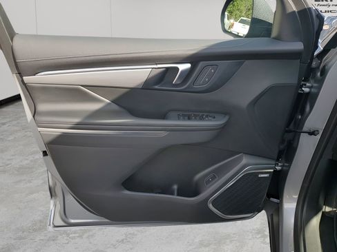 Certified 2025 Buick Enclave Preferred image 40