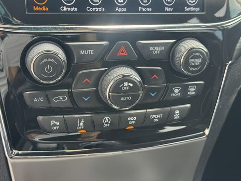Used 2022 Jeep Grand Cherokee Laredo X AWD/4WD image 20