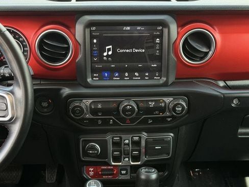 Used 2018 Jeep Wrangler Unlimited Rubicon image 17