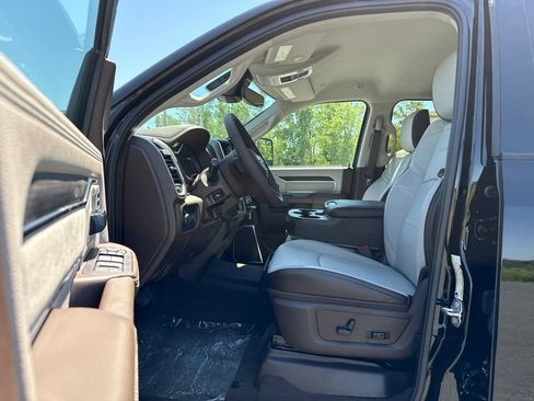 New 2026 RAM 2500 Laramie w/ Towing Technology Group AWD/4WD image 25