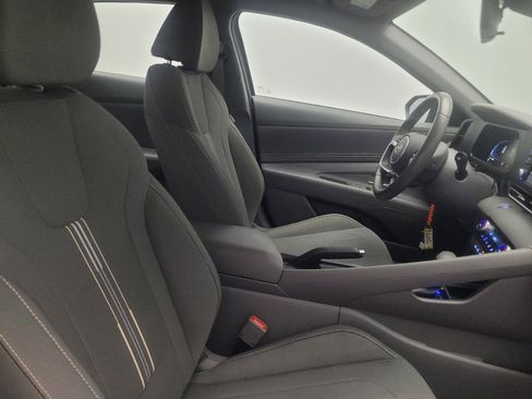 Used 2025 Hyundai Elantra Sport FWD image 21