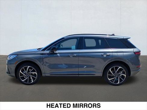 Used 2025 Lincoln Corsair Grand Touring AWD/4WD image 2