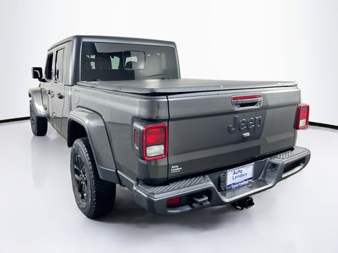 Used 2022 Jeep Gladiator Sport image 7