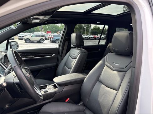 Used 2021 Cadillac XT6 Premium Luxury AWD/4WD image 4