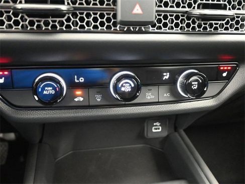 Certified 2025 Honda HR-V Sport image 17