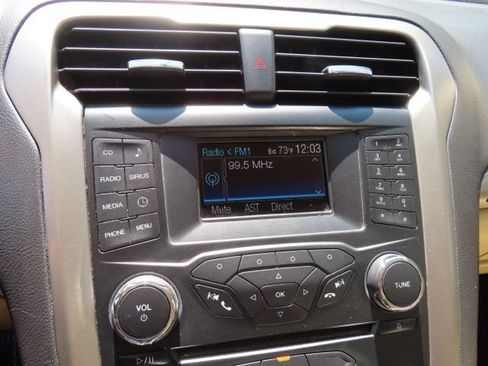 Used 2013 Ford Fusion SE FWD image 23