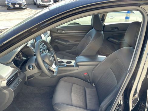 Used 2025 Nissan Altima 2.5 SV image 36