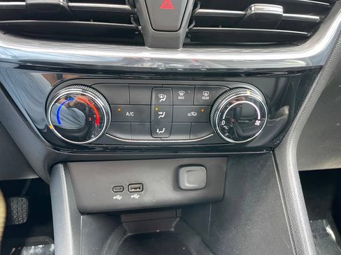 Used 2024 Buick Encore GX Sport Touring FWD image 11