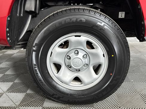 Used 2019 Toyota Tacoma SR image 33