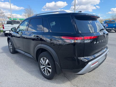 Used 2025 Nissan Pathfinder SL image 9