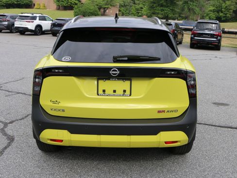 Used 2025 Nissan Kicks SR AWD/4WD image 4
