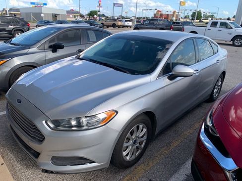 Used 2015 Ford Fusion S image 3