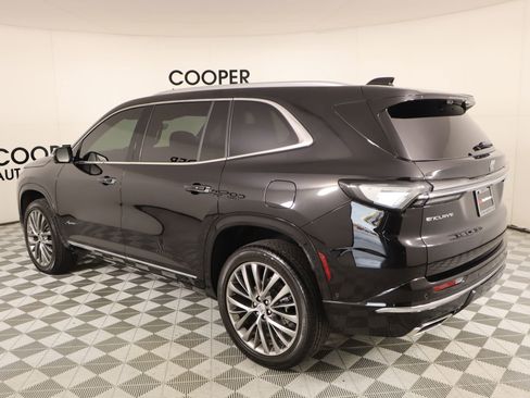 Used 2025 Buick Enclave Avenir w/ Super Cruise Package image 23