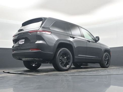 New 2026 Jeep Grand Cherokee Altitude image 40