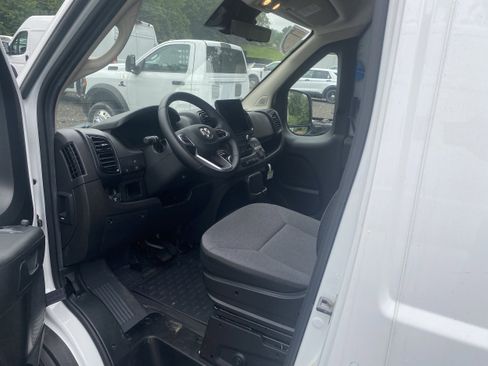 New 2024 RAM ProMaster 3500 w/ Delivery Van Package image 7