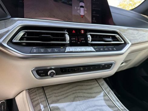 Used 2019 BMW X5 xDrive50i w/ M Sport Package AWD/4WD image 27