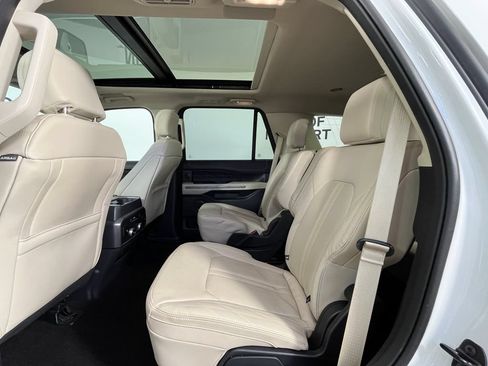 Used 2022 Ford Expedition Platinum AWD/4WD image 22