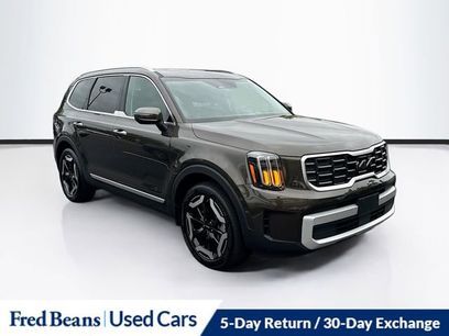 Used 2024 Kia Telluride S w/ S Sunroof Package