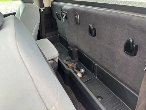 Used 2015 RAM 1500 Express AWD/4WD image 12