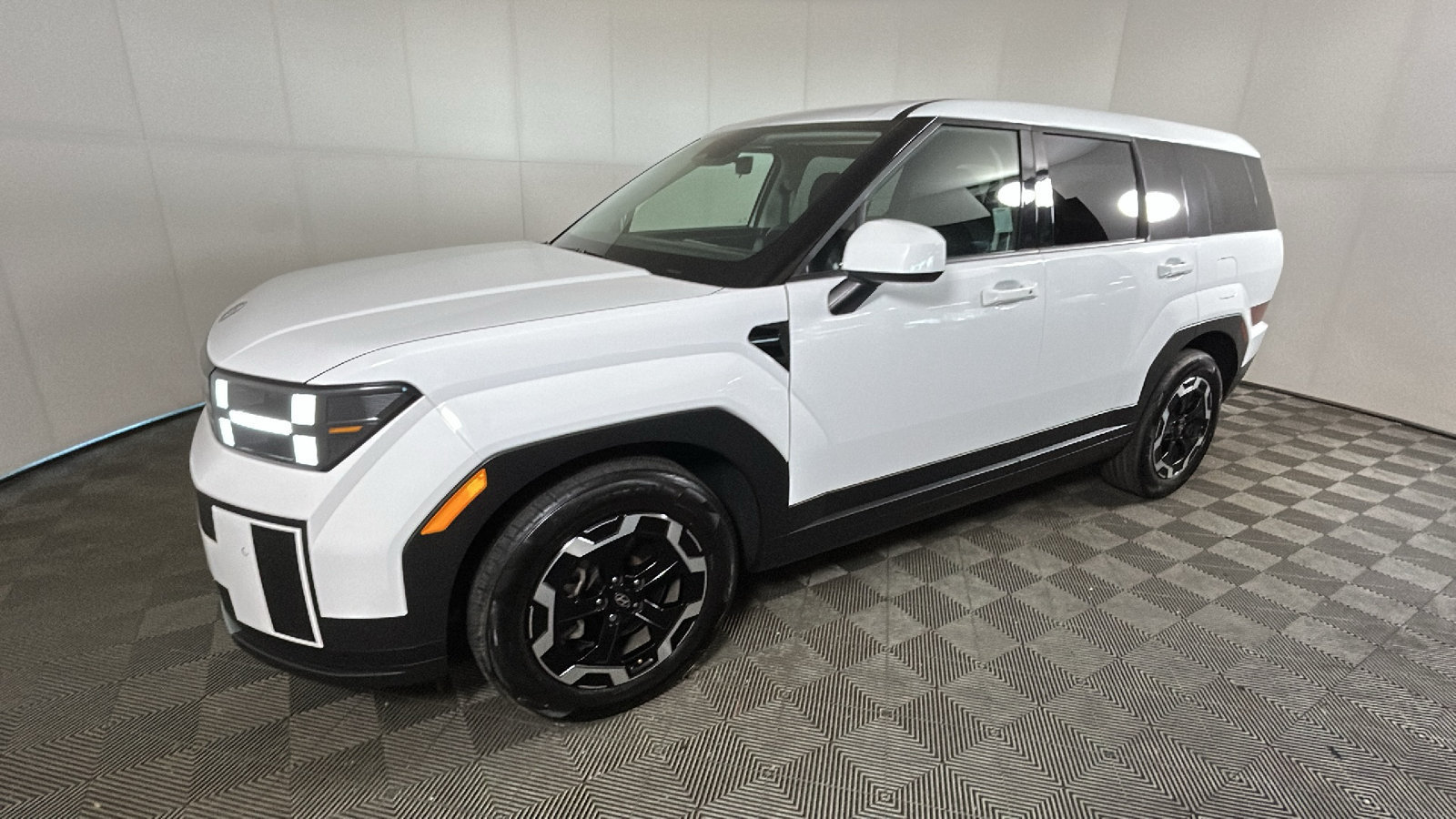 Used 2025 Hyundai Santa Fe SE FWD image 8