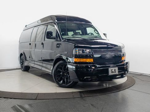 Used 2026 Chevrolet Express 2500 Extended w/ Driver Convenience Package RWD image 1