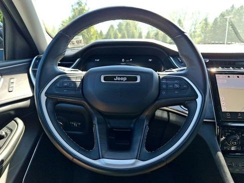 Used 2022 Jeep Grand Cherokee L Limited image 21