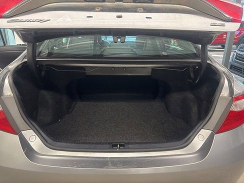 Used 2017 Toyota Camry SE image 14