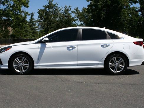 Used 2018 Hyundai Sonata SEL w/ Tech Package 02 FWD image 8