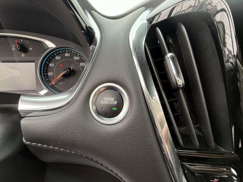 Used 2023 Chevrolet Traverse LT image 17