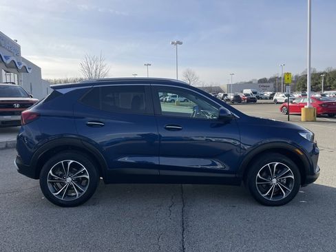 Used 2022 Buick Encore GX Select image 2