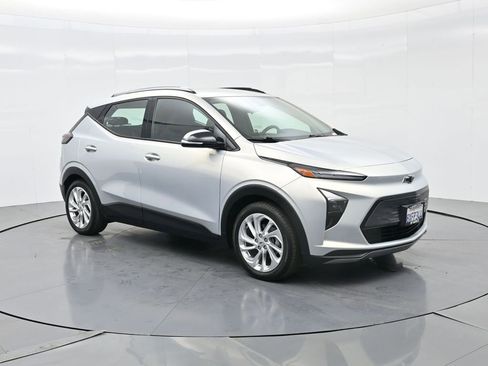 Used 2022 Chevrolet Bolt EUV LT image 4