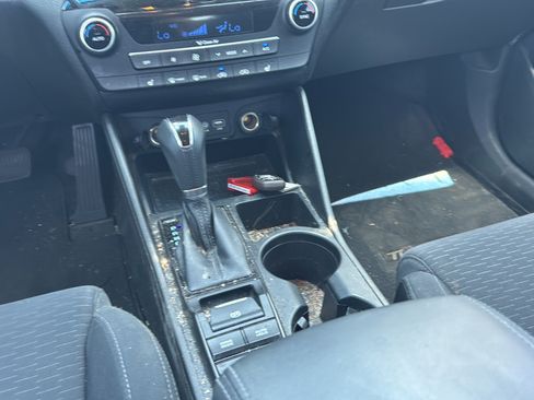 Used 2020 Hyundai Tucson Sport FWD image 23
