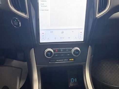 Used 2023 Ford Edge SEL AWD/4WD image 17
