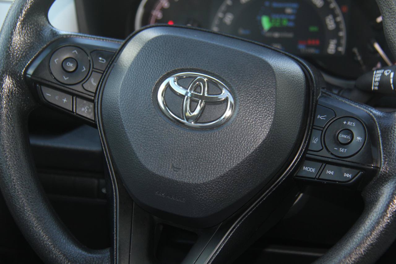 Used 2025 Toyota RAV4 XLE w/ Convenience Package FWD image 12