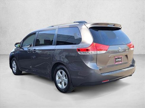 Used 2013 Toyota Sienna LE FWD image 7