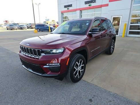 Used 2024 Jeep Grand Cherokee Limited image 3