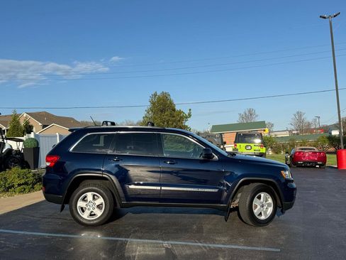 Used 2012 Jeep Grand Cherokee Laredo w/ Laredo E Group AWD/4WD image 2