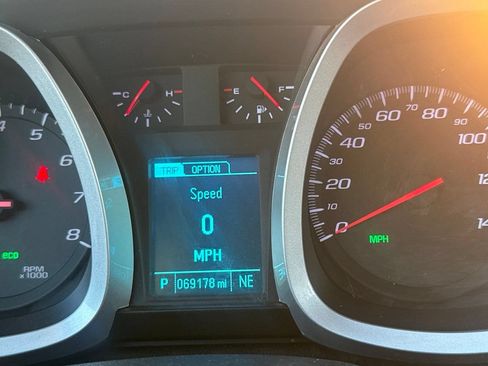 Used 2017 Chevrolet Equinox LT FWD image 46