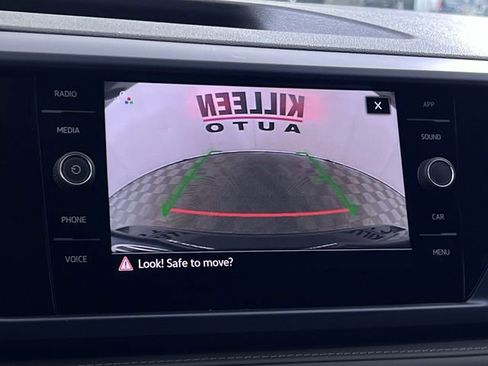 Used 2024 Volkswagen Taos SE image 17