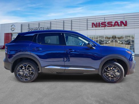 New 2026 Nissan Kicks SR w/ SR Premium Package image 5