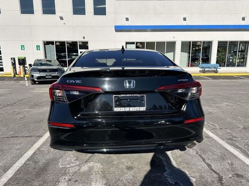 Used 2023 Honda Civic Sport image 4
