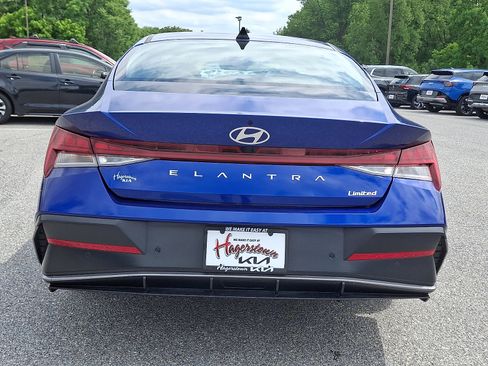 Used 2024 Hyundai Elantra Limited FWD image 5
