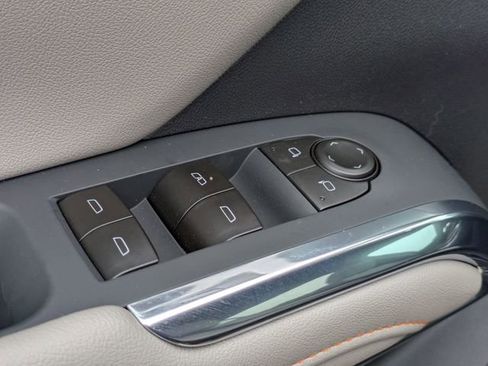 New 2026 Chevrolet Traverse LT FWD image 9