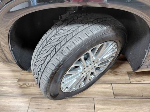 Used 2025 GMC Acadia Denali w/ LPO, Floor Liner Package AWD/4WD image 25